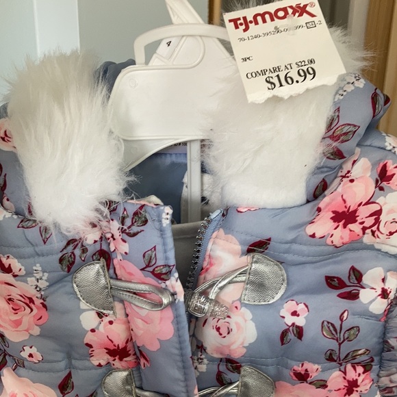 NWT toddler 3 piece outfit - size 4 - Picture 3 of 3